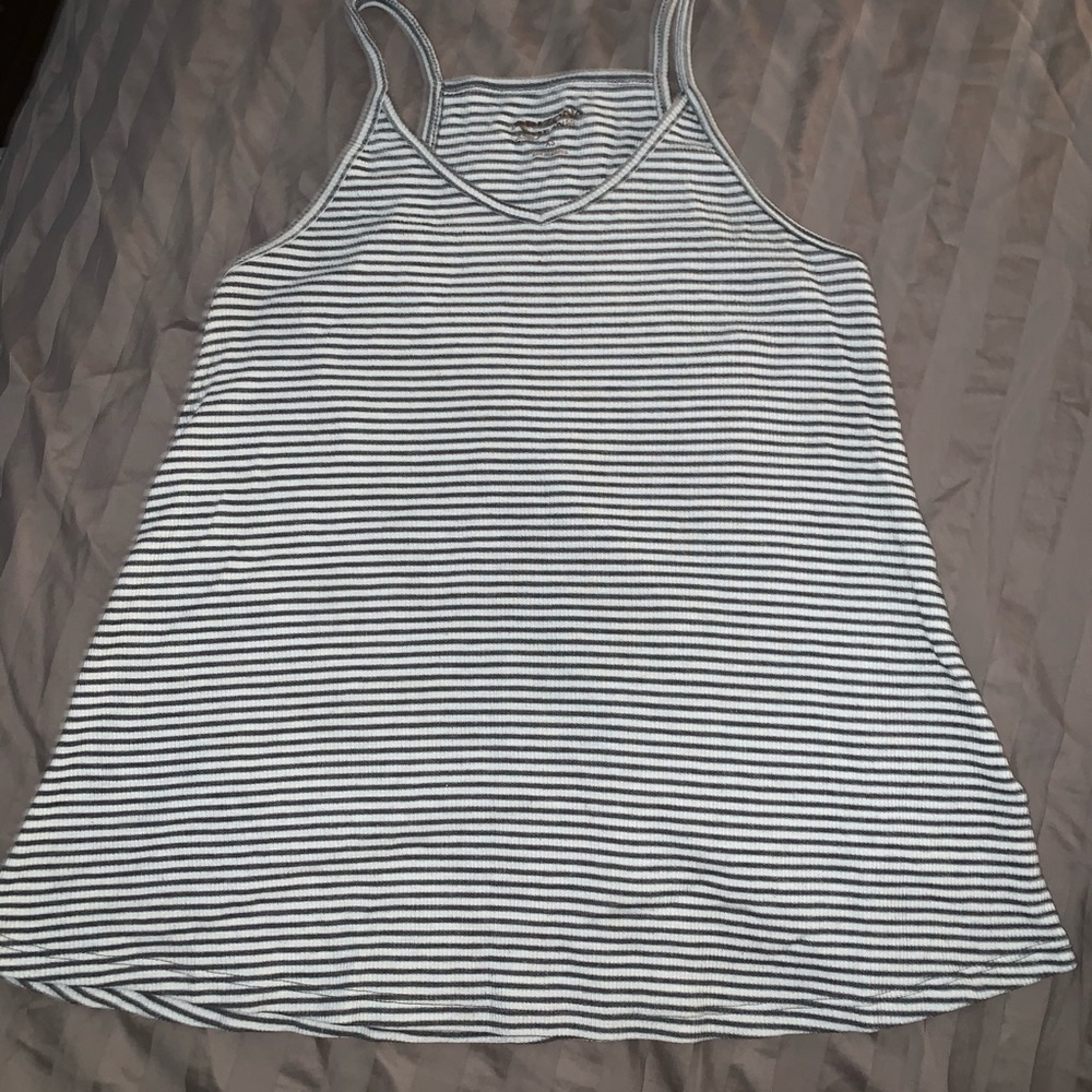 Arizona jeans gray and white cropped tank top